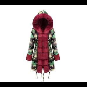 Green camouflage parka w/ Burgundy Fur Trim